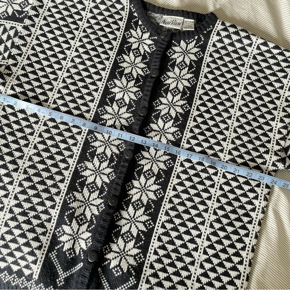 Free with Purchase - Vintage winter cardigan - Picture 2 of 9